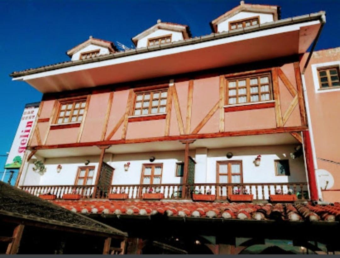 Hosteria Gelin De Gajano Luaran gambar